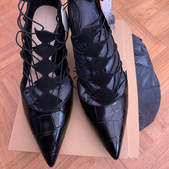 Brand new heels - Picture 2 of 3